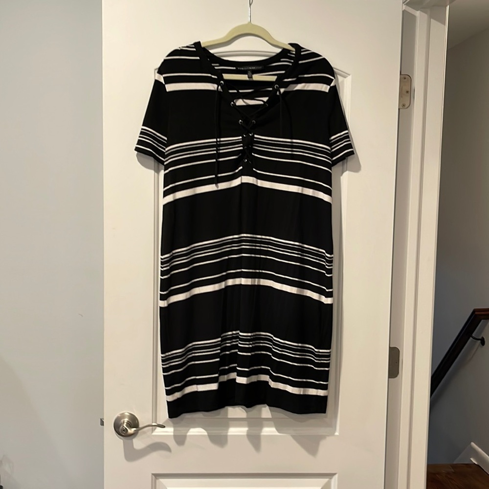 White House Black Market short Sleeve Dress (stretch)